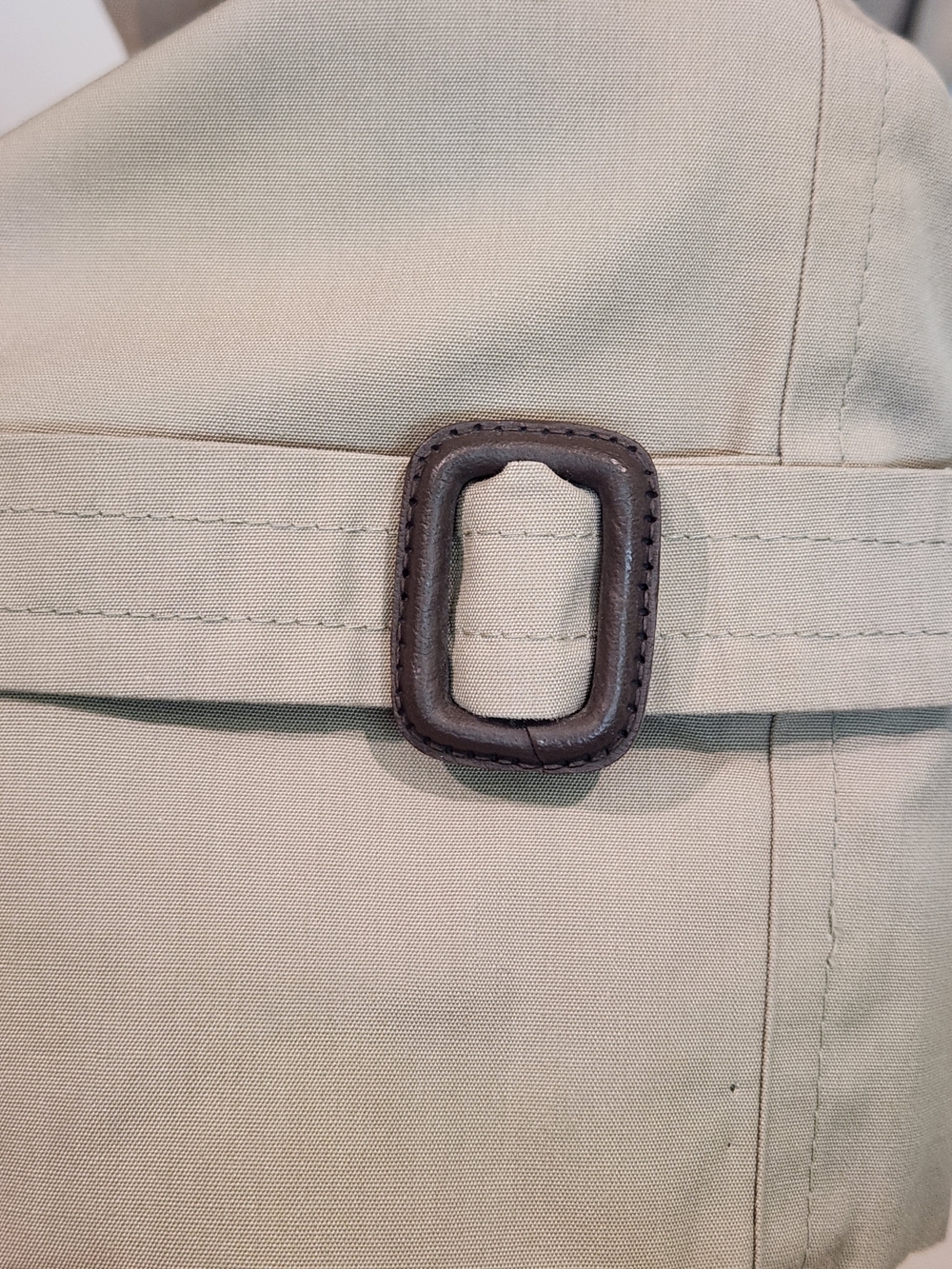 Vintage London Fog Classic Beige Trenchcoat with Removable Thinsulate Lining - Picture 8 of 13